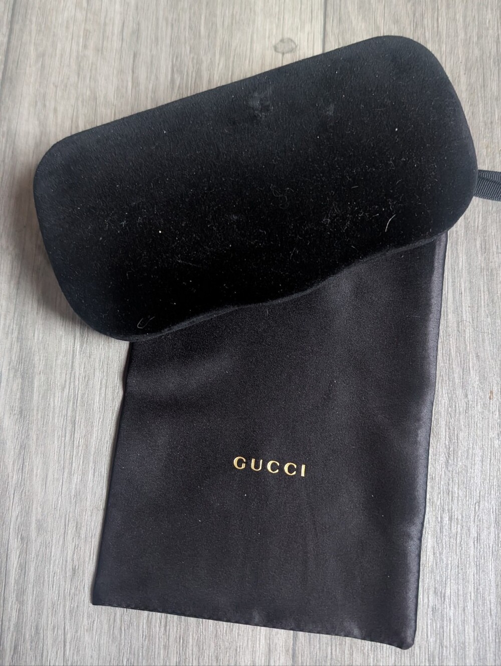 GUCCI Velvet Sunglass Case + Dust Bag 🖤🖤 - Picture 5 of 5
